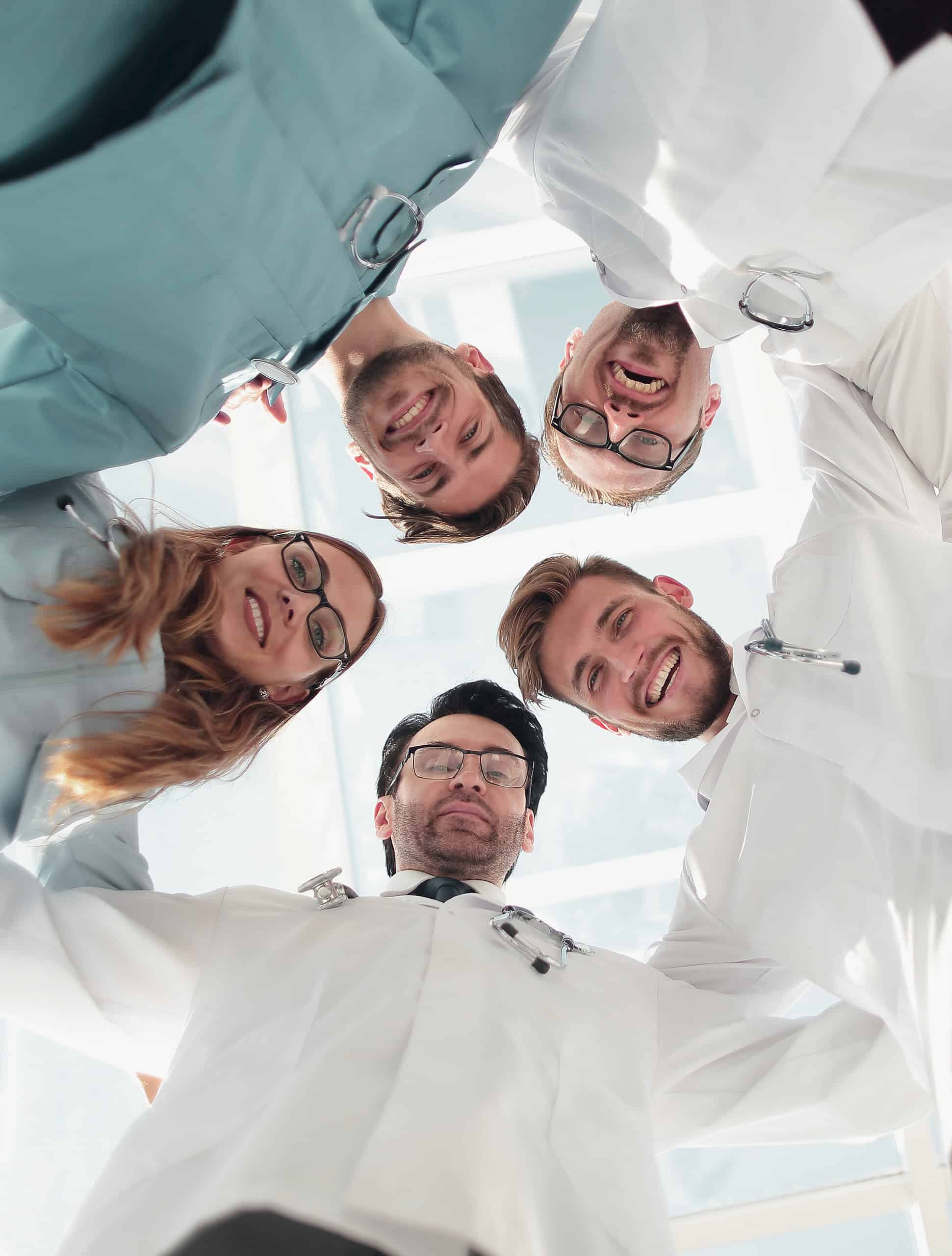 The Real Costs of Dental Tourism in 2025: Beyond the Cheap Deals (What Premium Clinics Offer That Bargain Clinics Don’t)